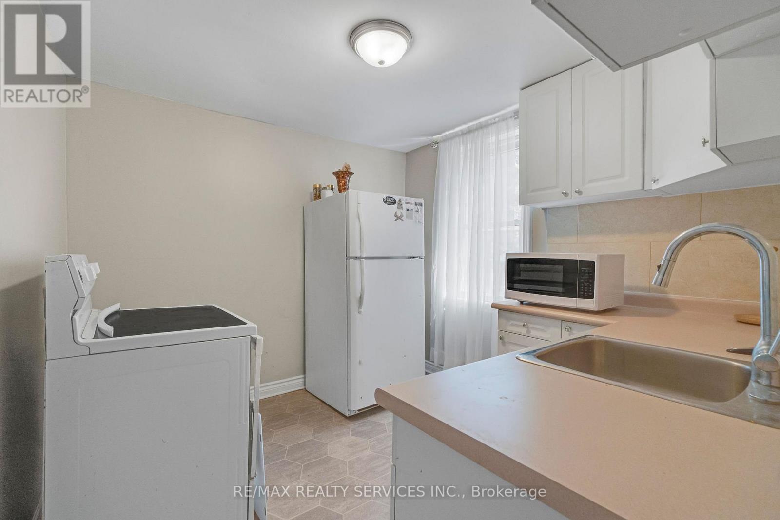 2 PARSONS AVENUE - 5