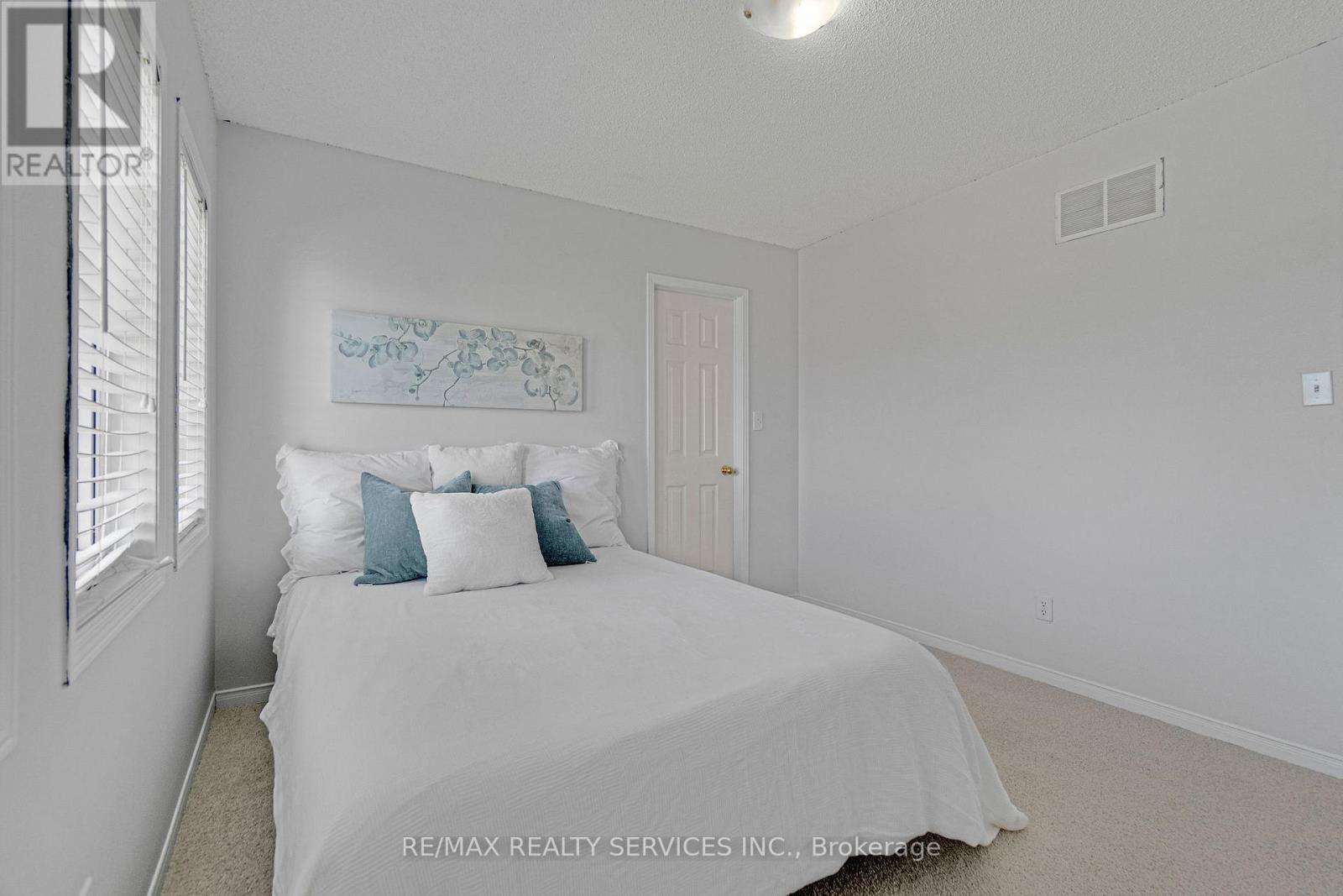 7419 BLACK WALNUT TRAIL - 32