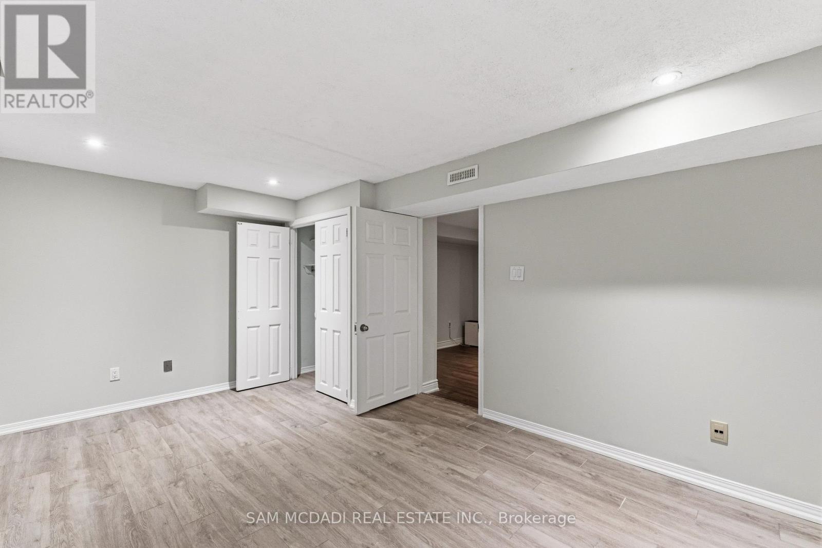 6643 MOCKINGBIRD LANE - 36
