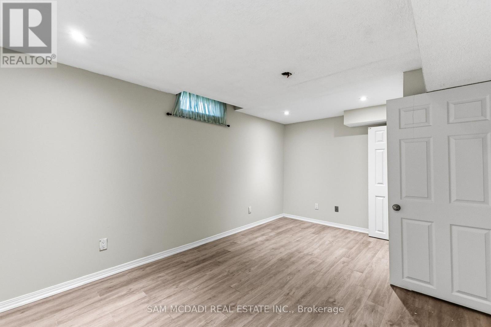 6643 MOCKINGBIRD LANE - 37