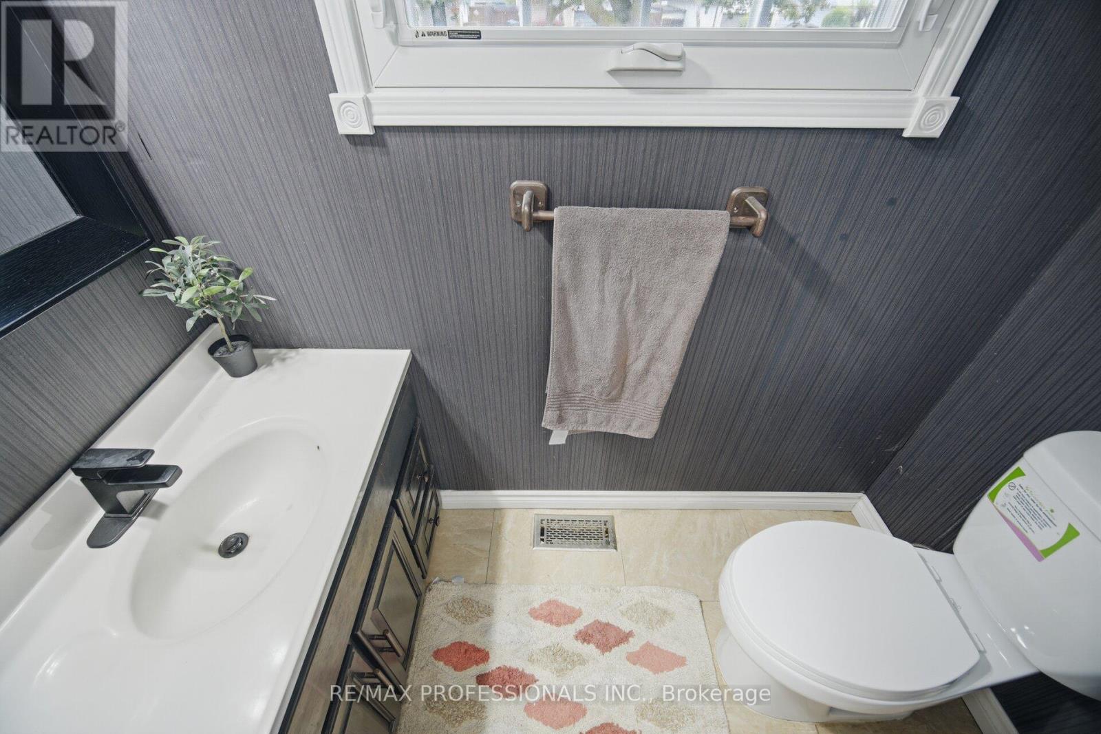 12 RICHVALE DRIVE S - 10