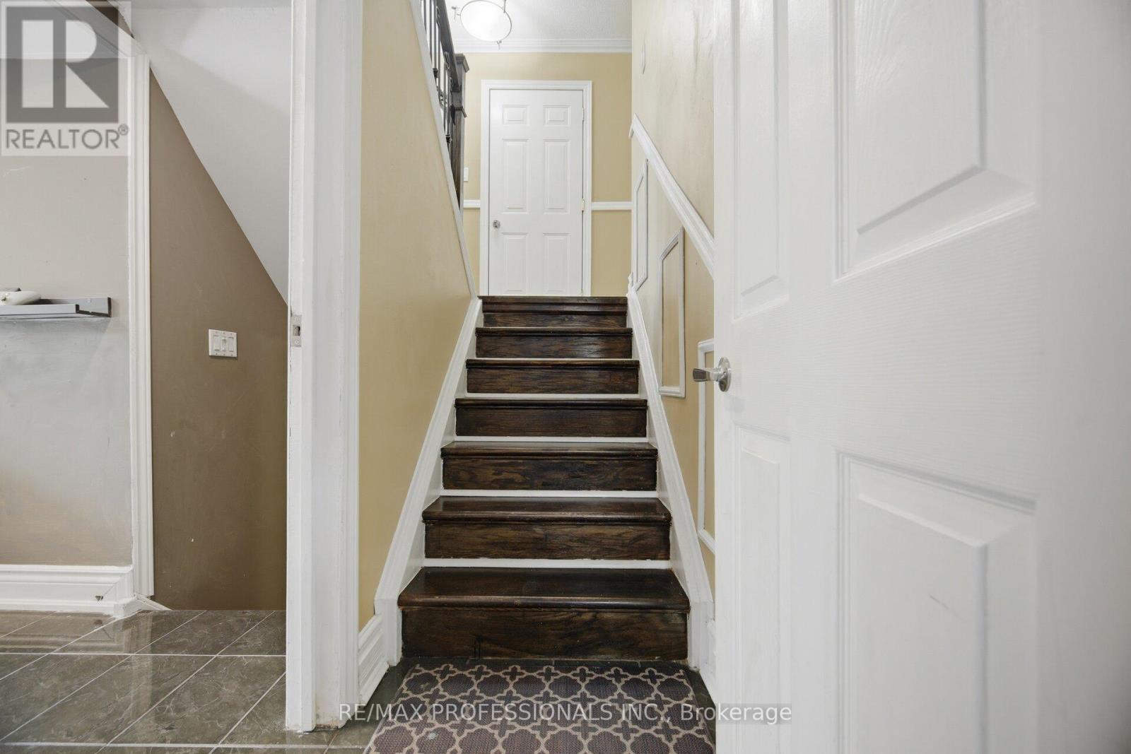 12 RICHVALE DRIVE S - 26