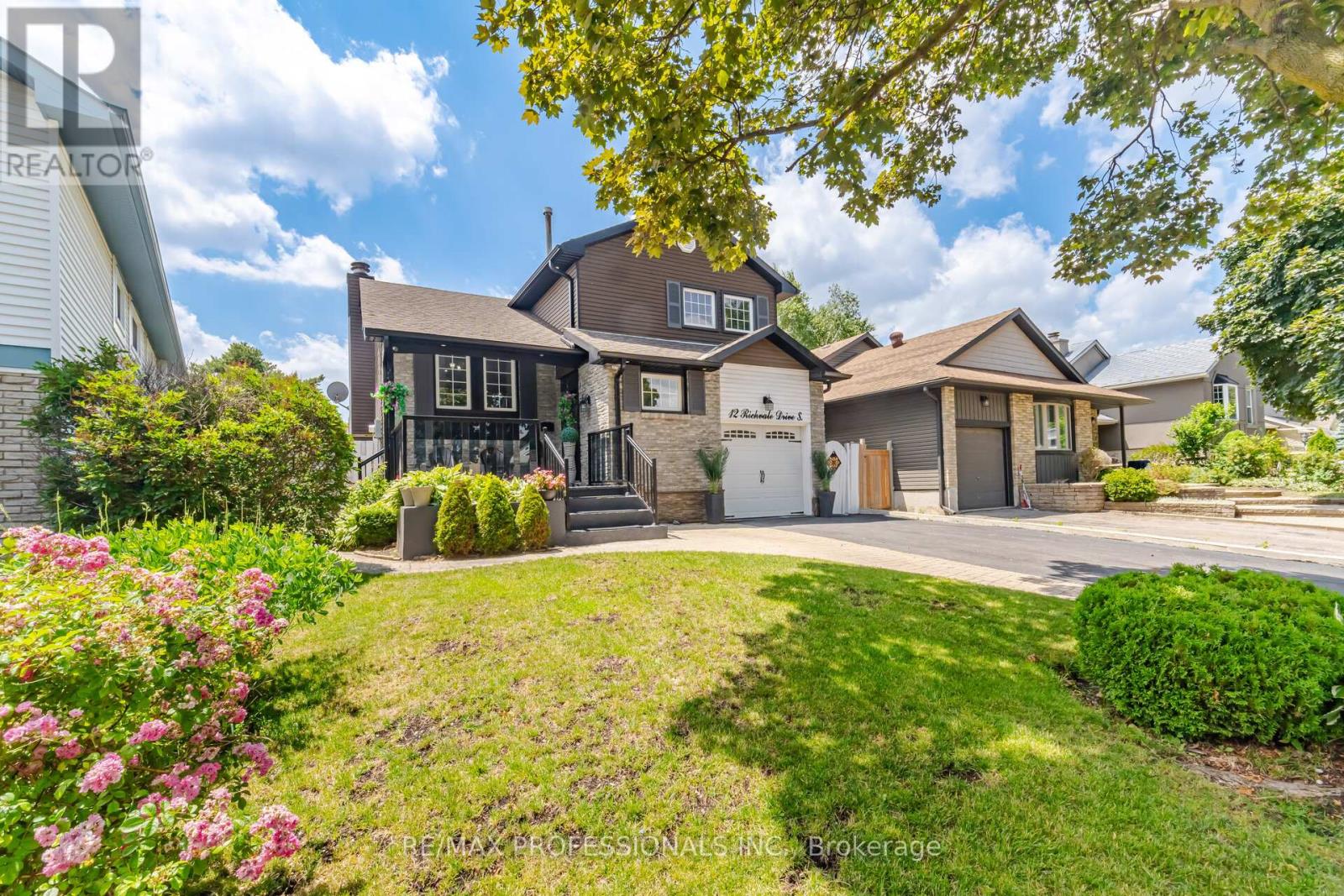 12 RICHVALE DRIVE S - 3
