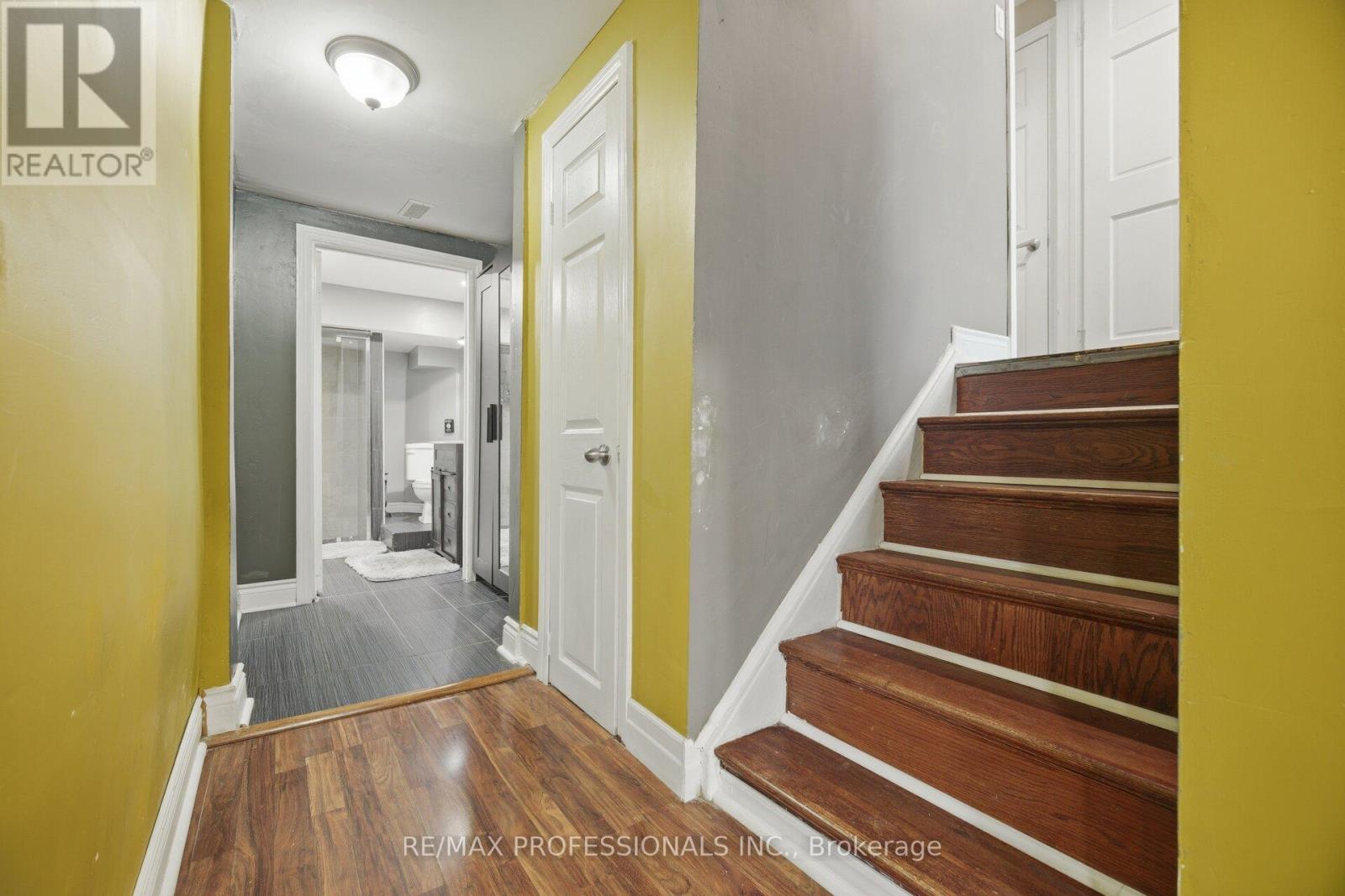 12 RICHVALE DRIVE S - 30