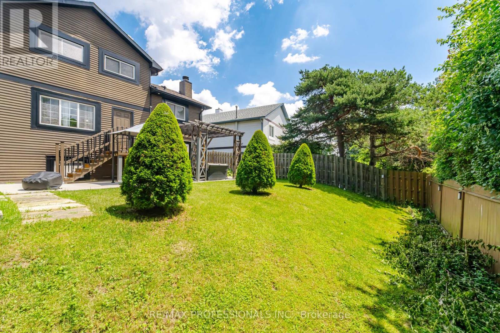 12 RICHVALE DRIVE S - 39