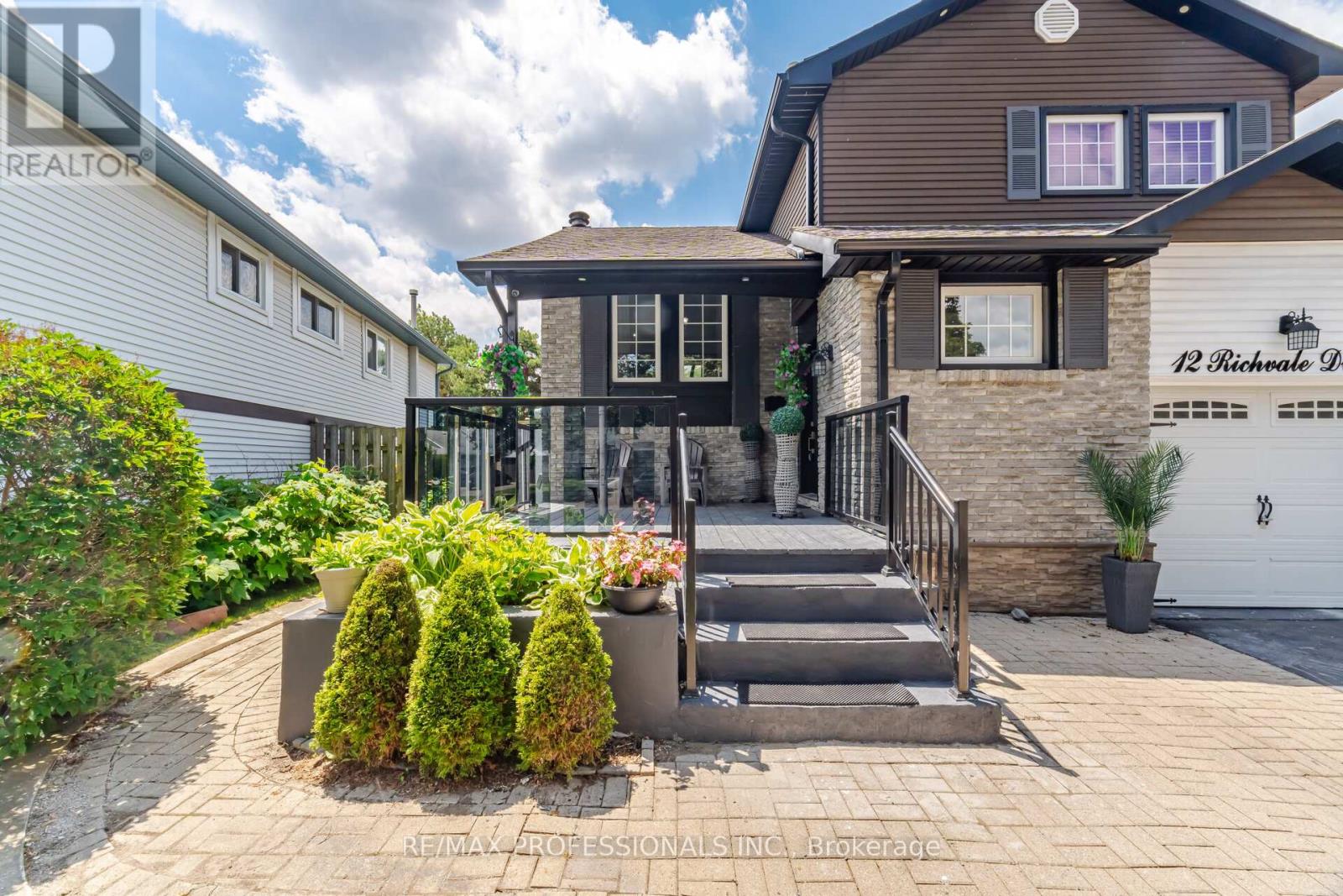 12 RICHVALE DRIVE S - 4