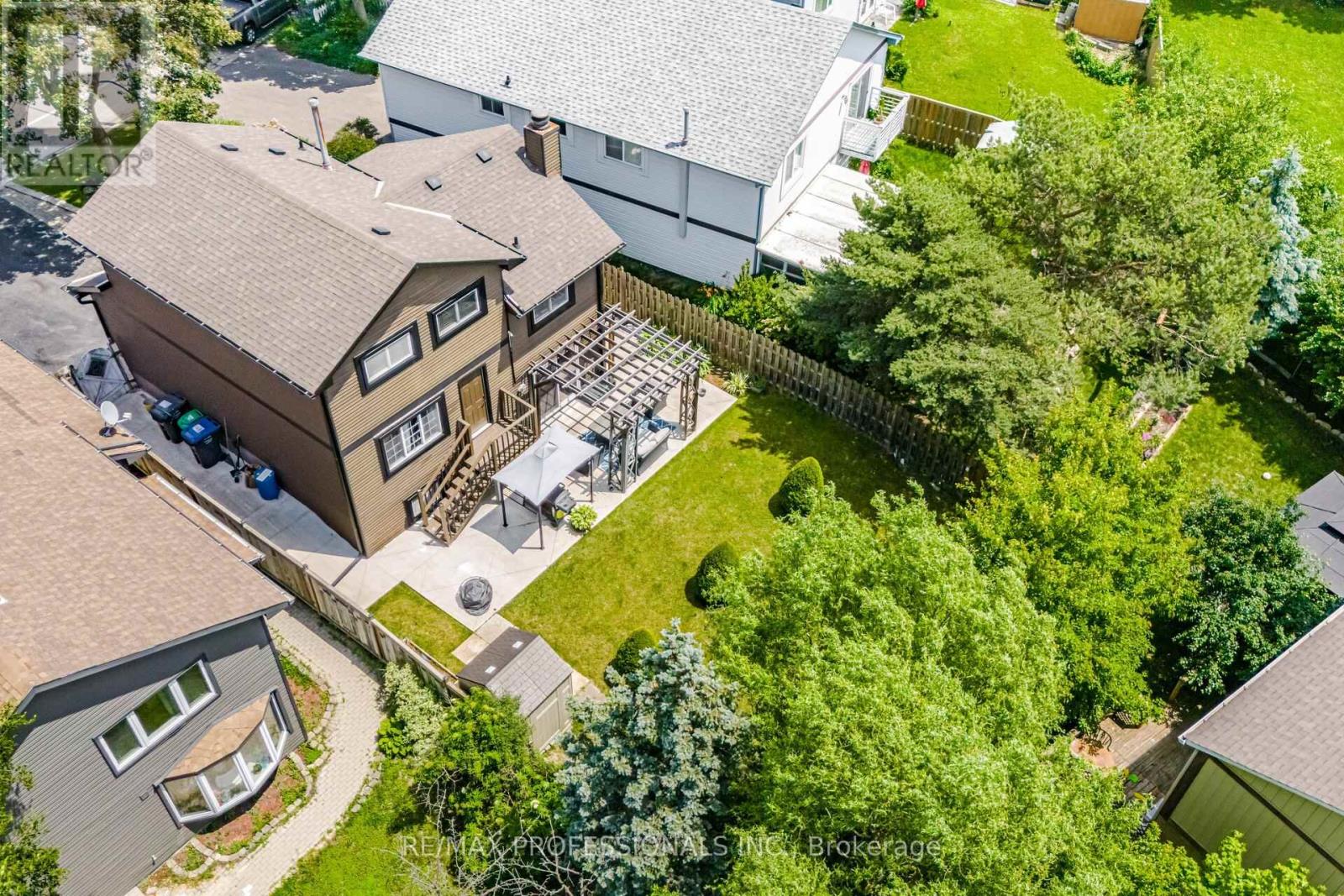 12 RICHVALE DRIVE S - 43
