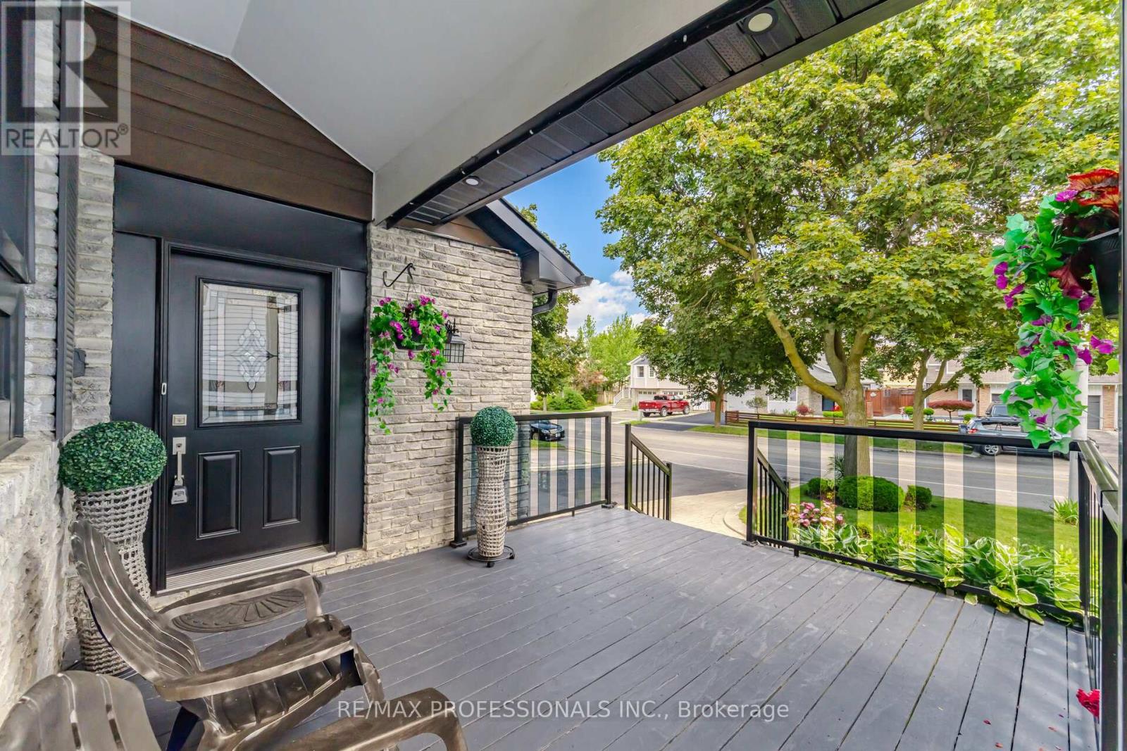 12 RICHVALE DRIVE S - 5