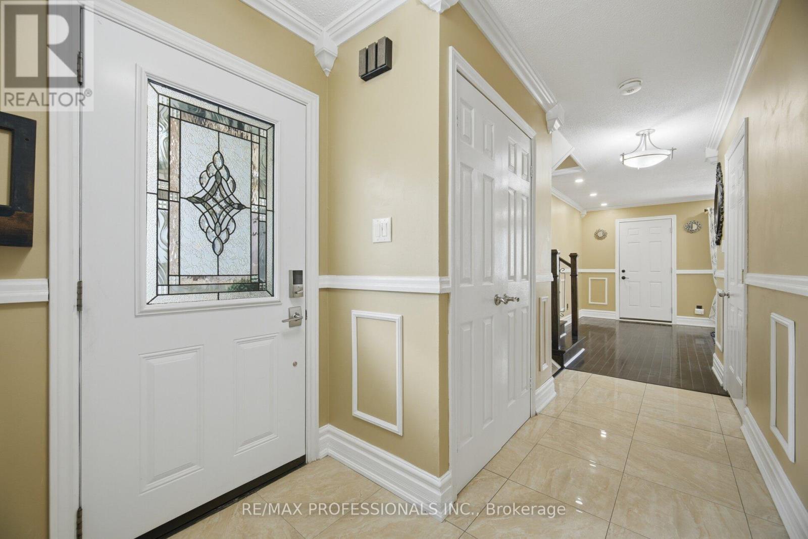12 RICHVALE DRIVE S - 6