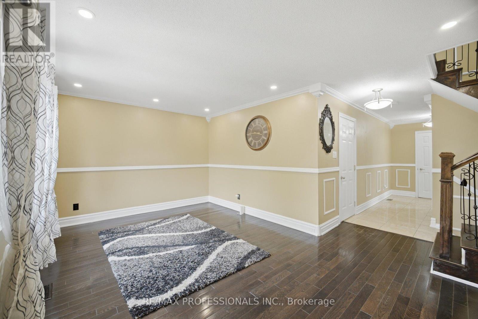 12 RICHVALE DRIVE S - 7