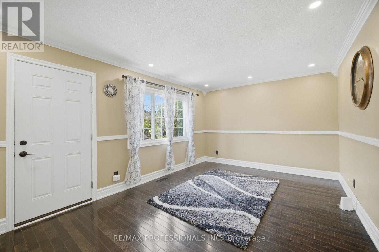 12 RICHVALE DRIVE S - 8