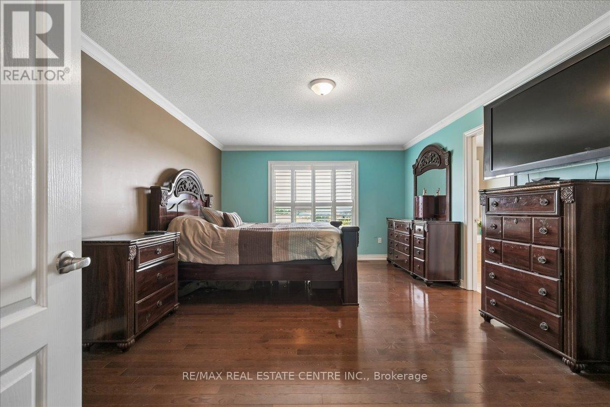 33 PAULA COURT - 16