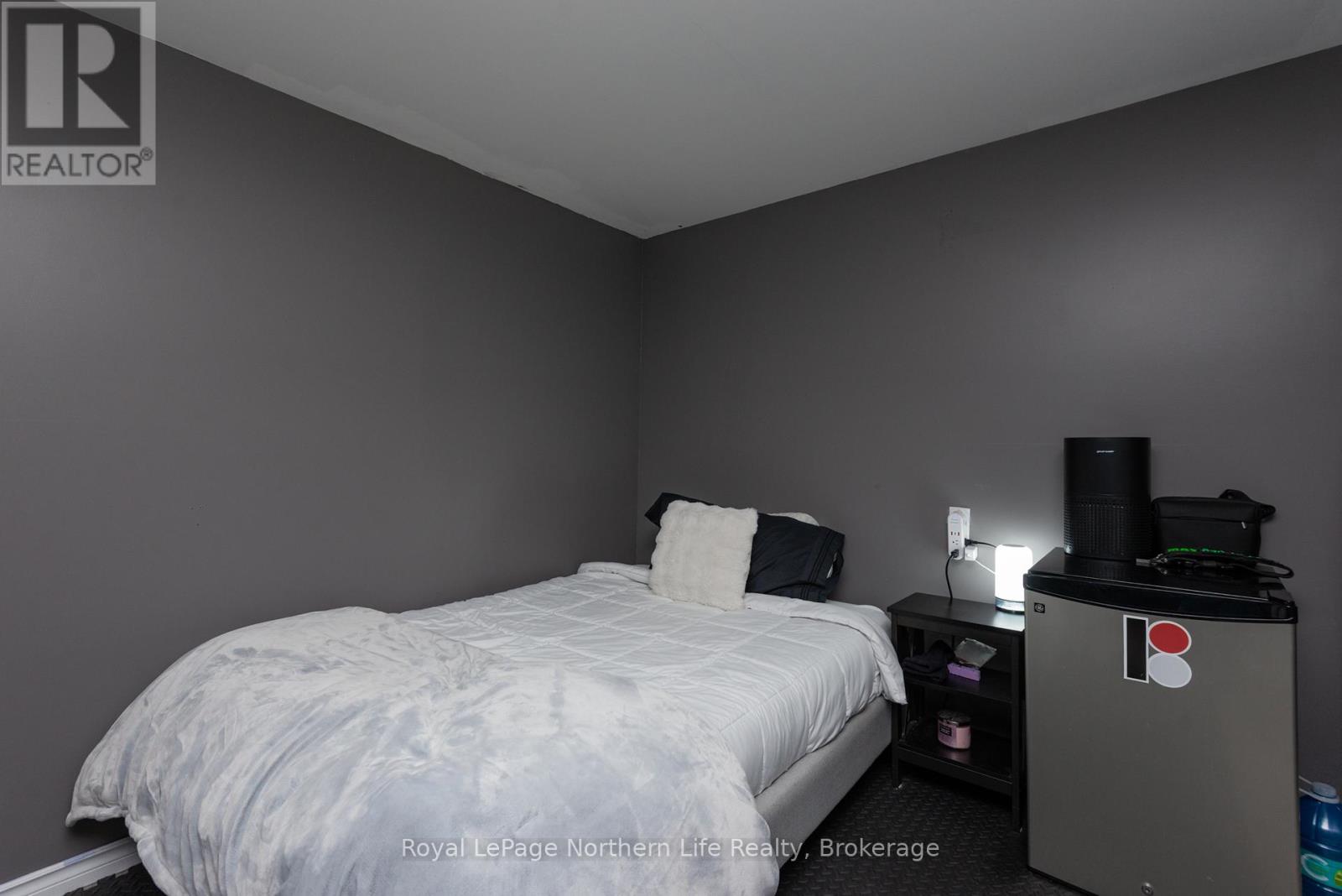 1006 LAKESHORE DRIVE - Image 14