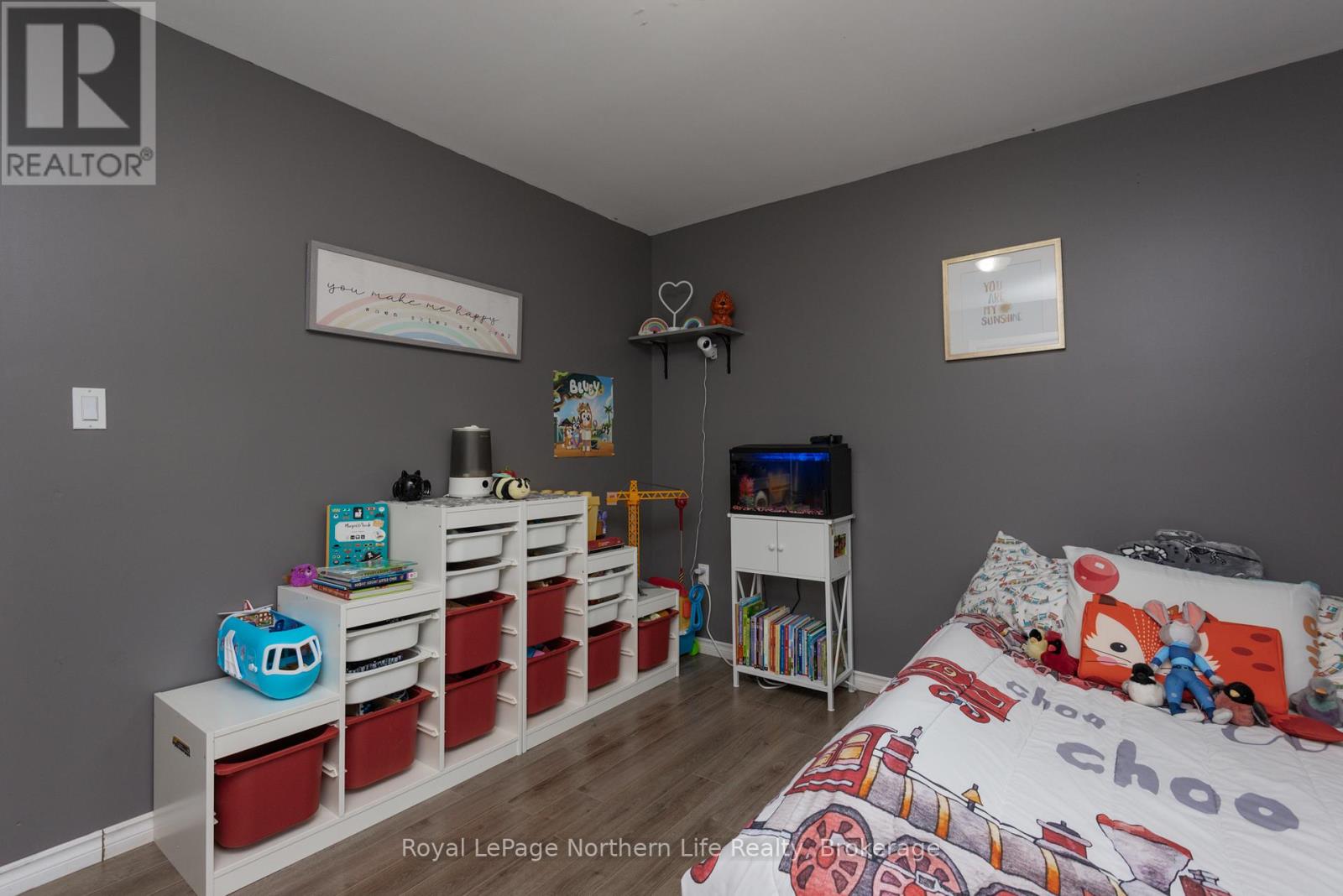 1006 LAKESHORE DRIVE - Image 17