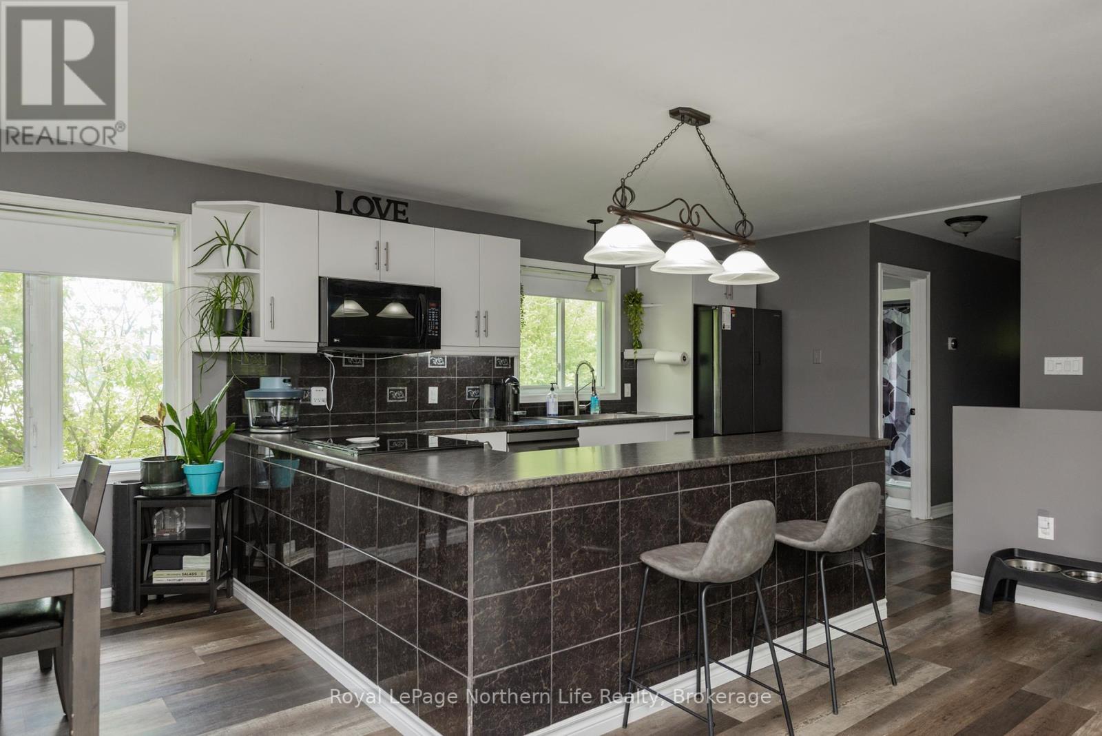 1006 LAKESHORE DRIVE - Image 24