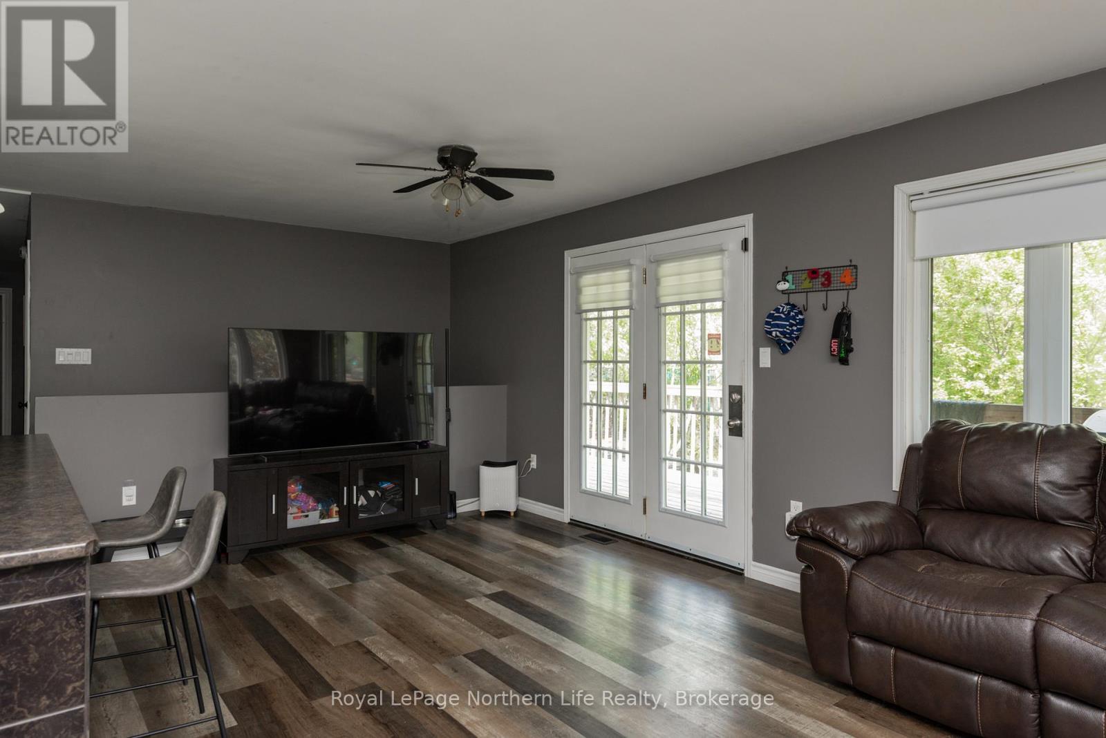 1006 LAKESHORE DRIVE - Image 25
