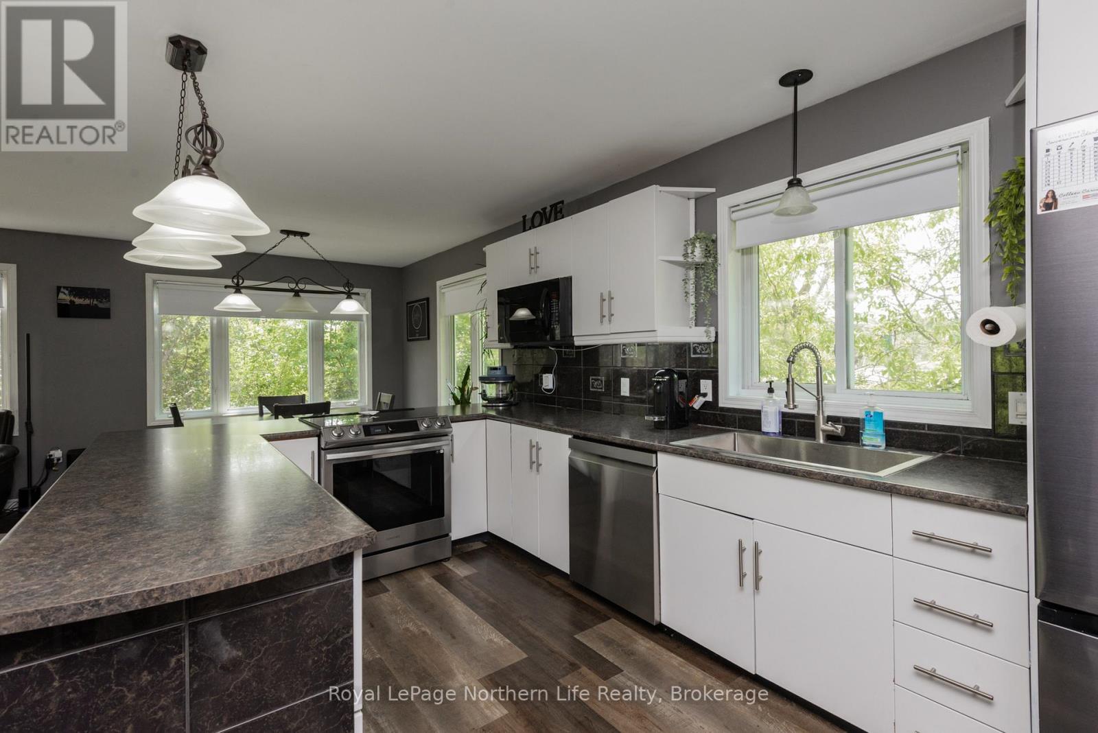 1006 LAKESHORE DRIVE - Image 28