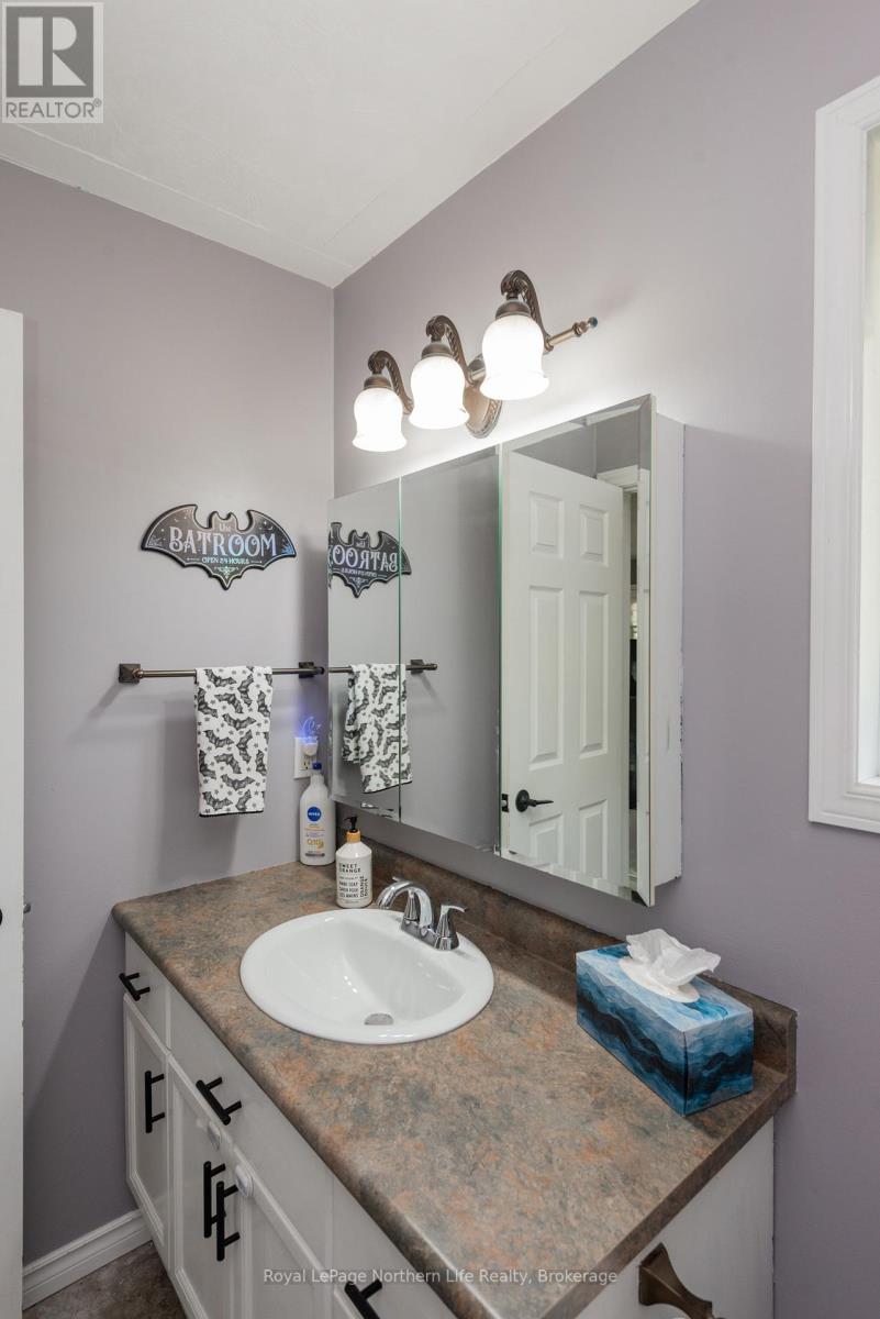 1006 LAKESHORE DRIVE - Image 30