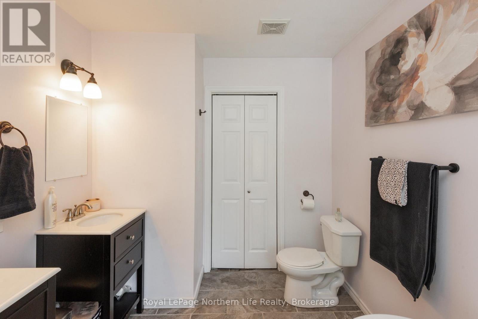 1006 LAKESHORE DRIVE - Image 36