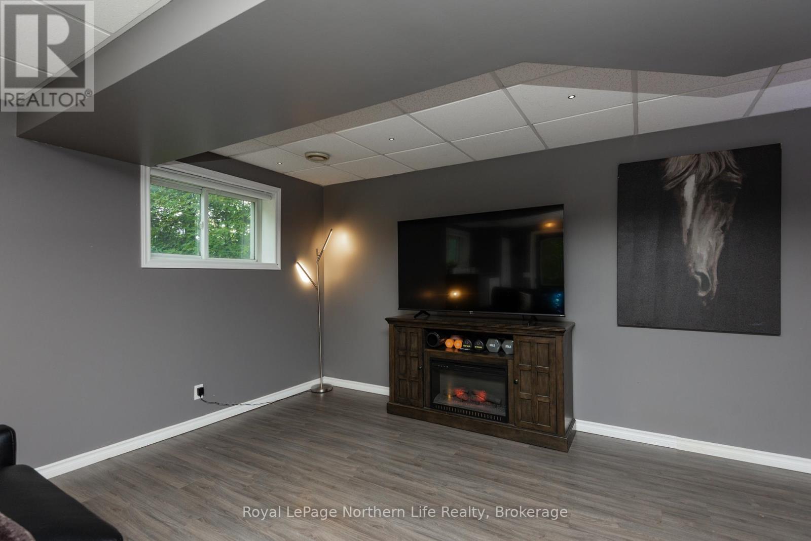 1006 LAKESHORE DRIVE - Image 5
