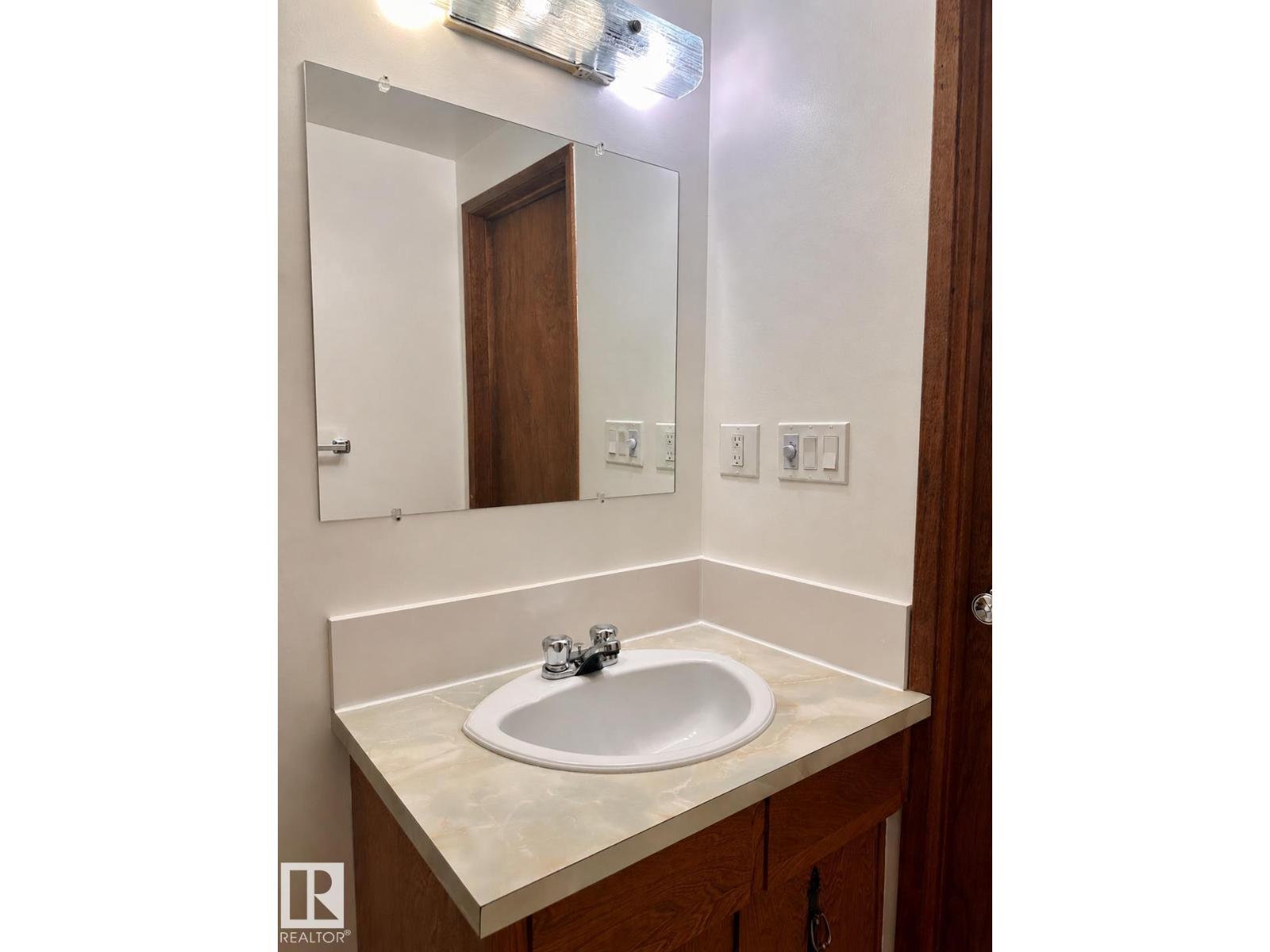 10328 109 AV — photo 60