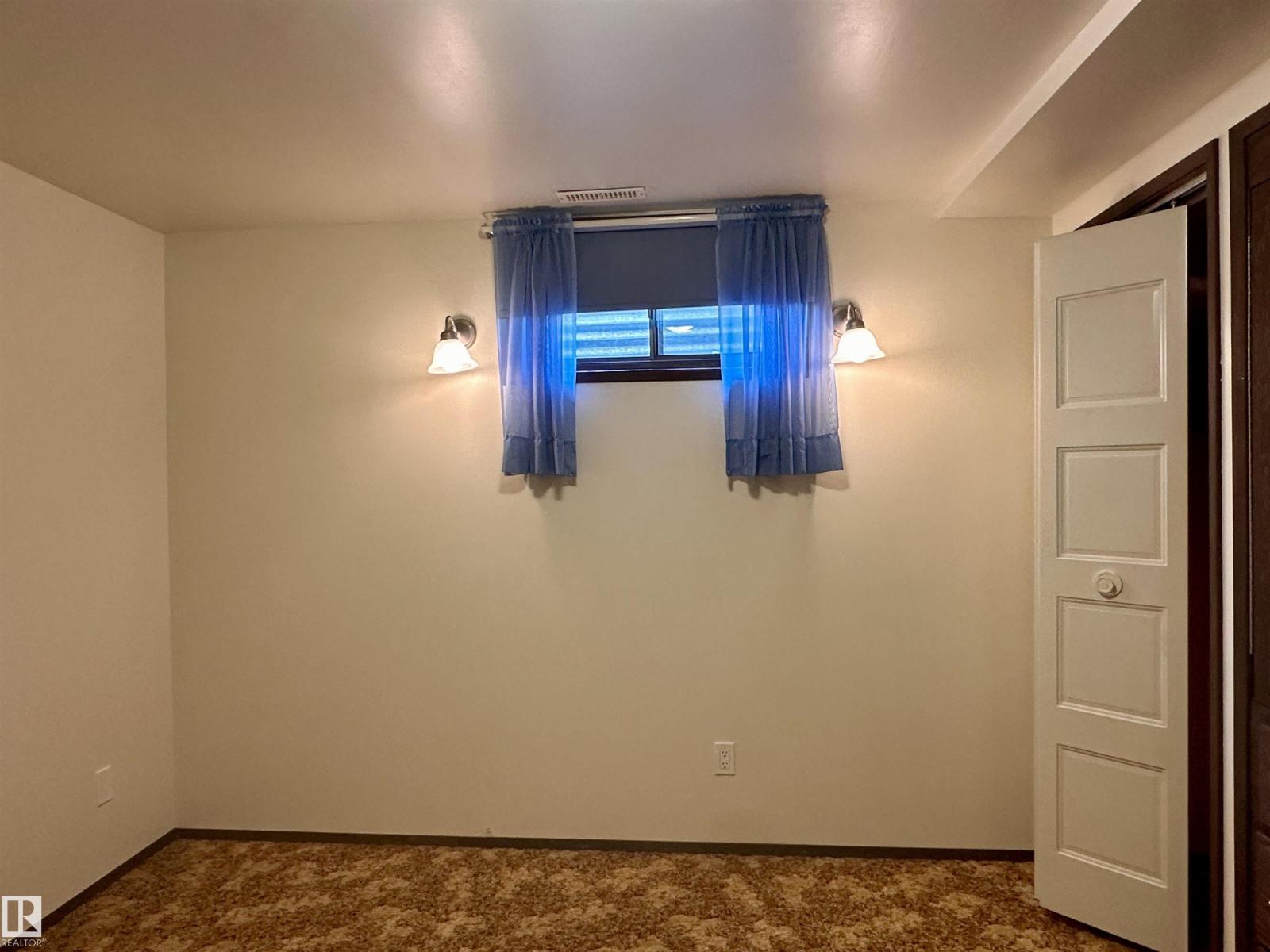 10328 109 AV — photo 65