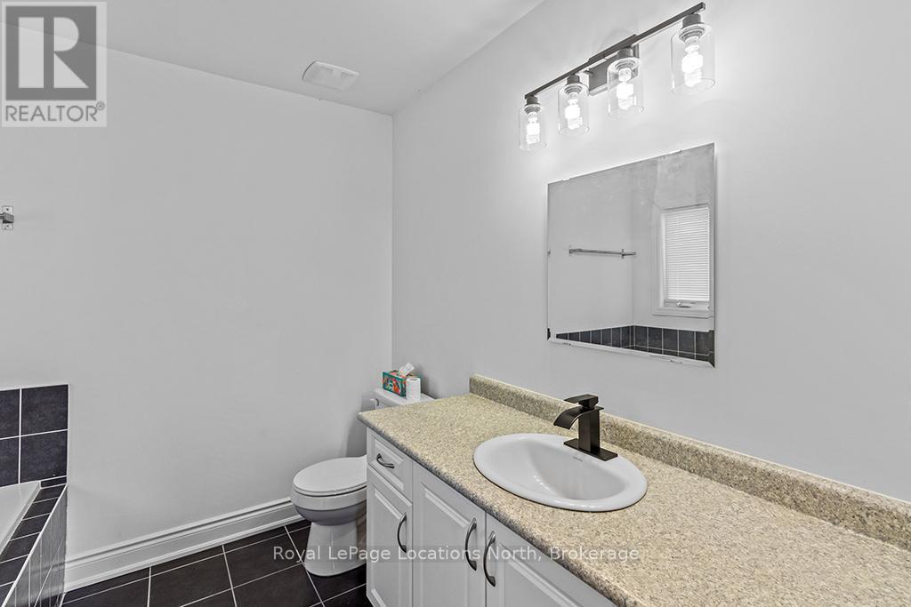 3112 EMPEROR DRIVE - 24