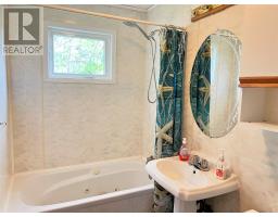 8 Bayview Road thumbnail 17