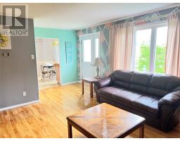 8 Bayview Road thumbnail 4