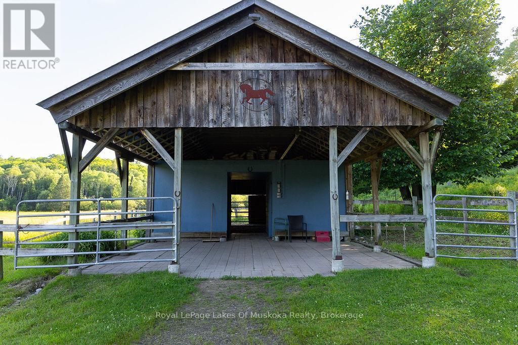 2245 AHMIC LAKE ROAD - 33