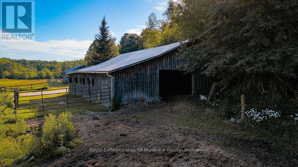 2245 AHMIC LAKE ROAD - 35