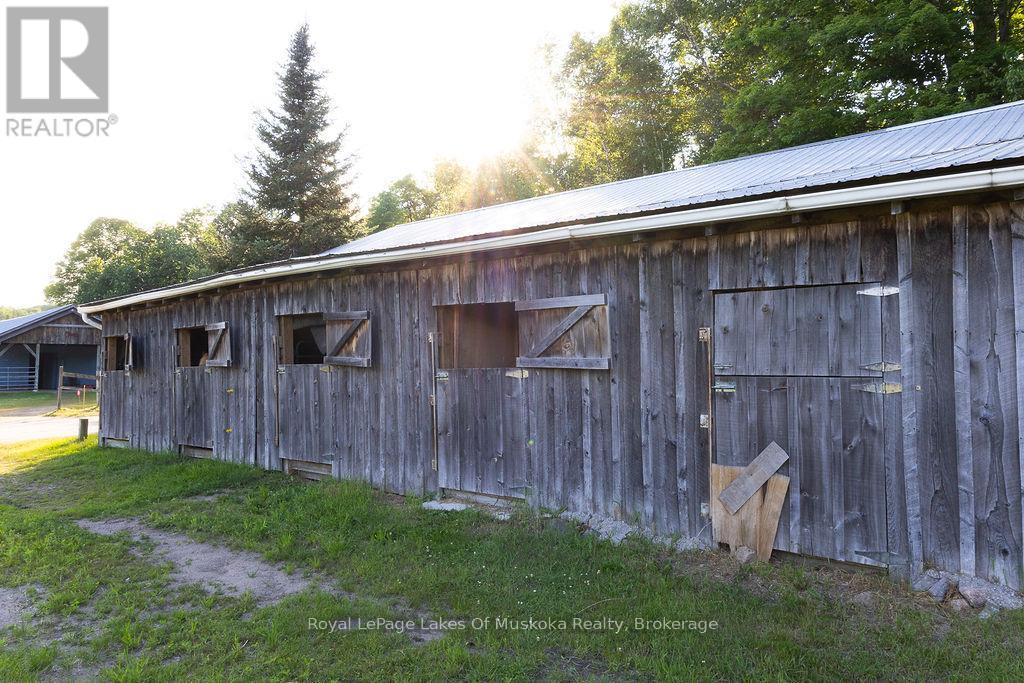 2245 AHMIC LAKE ROAD - 39