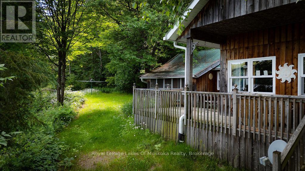 2245 AHMIC LAKE ROAD - 42