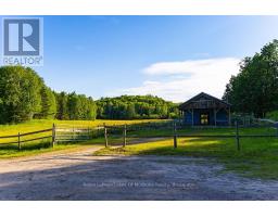 2245 Ahmic Lake Road, Magnetawan, ON P0A1P0 Photo 31