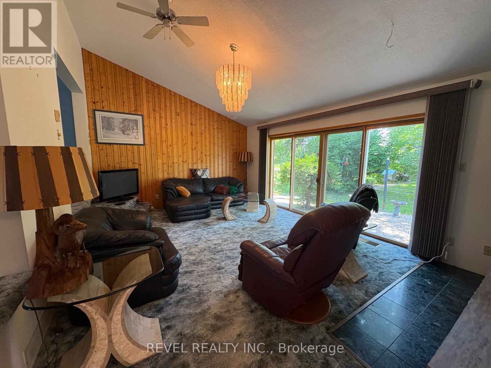 404 THIRTEENTH AVENUE - 12