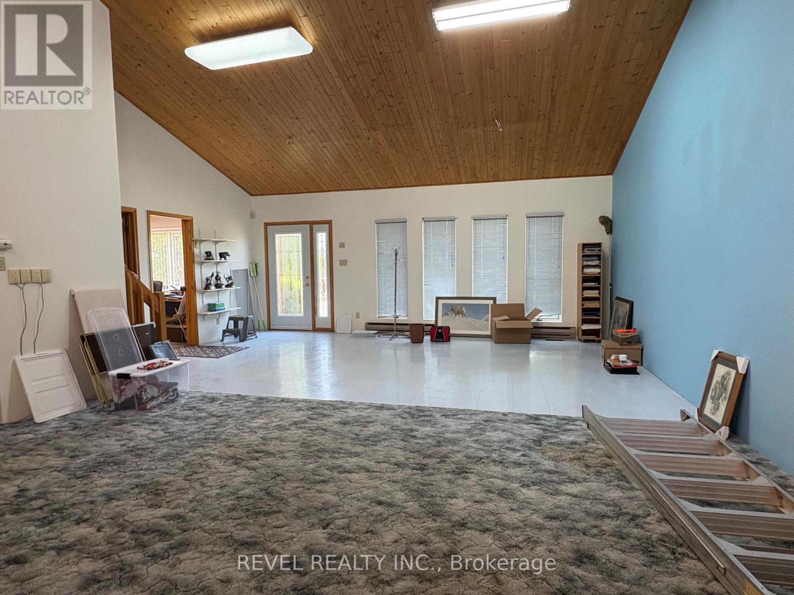 404 THIRTEENTH AVENUE - 14