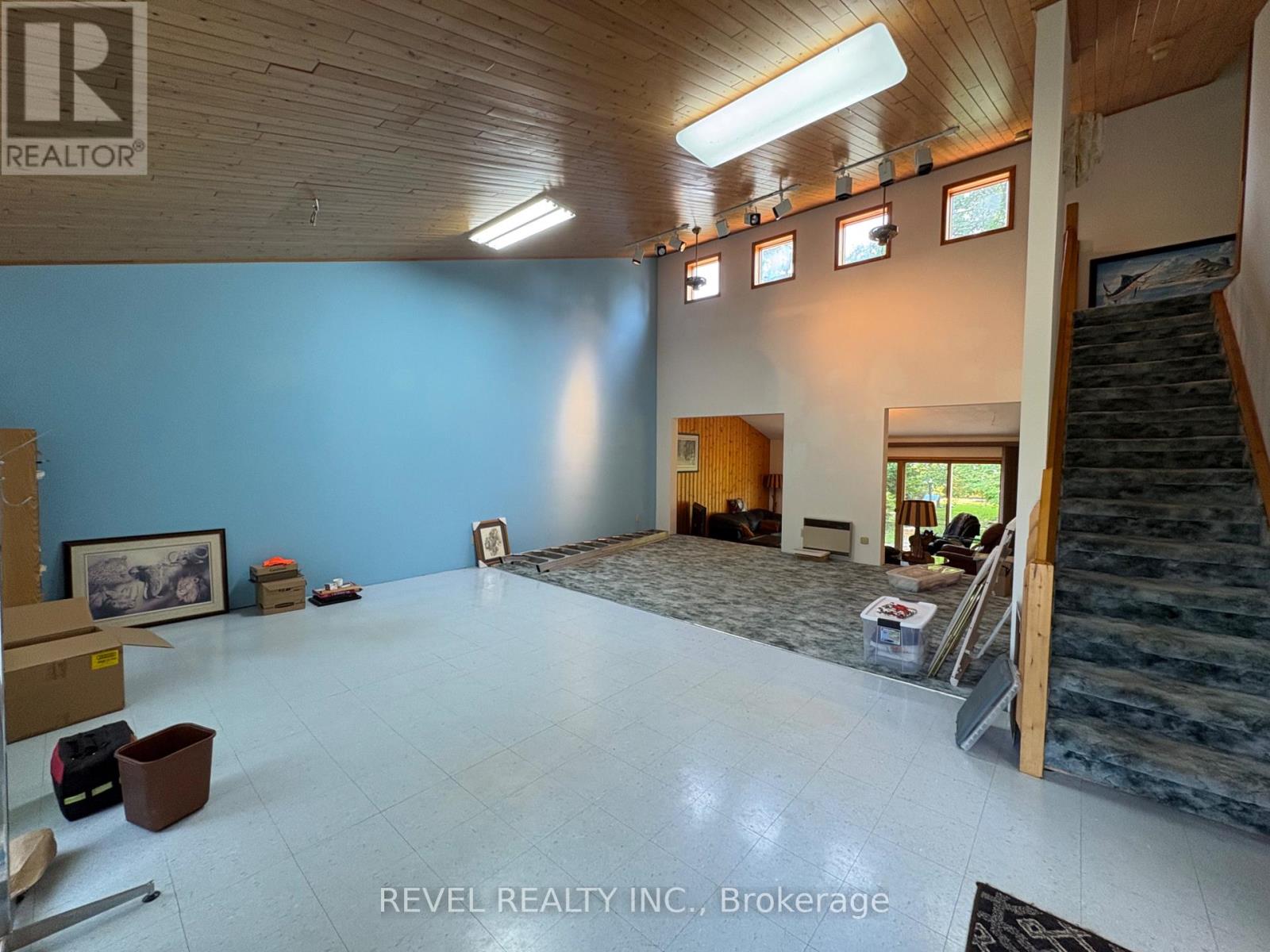 404 THIRTEENTH AVENUE - 16