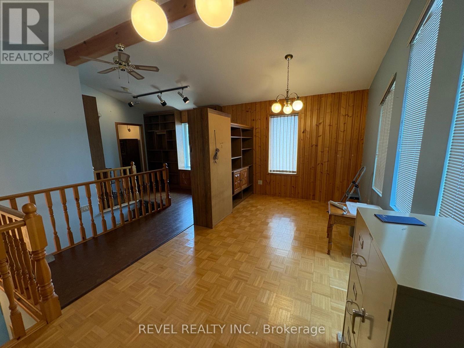 404 THIRTEENTH AVENUE - 24
