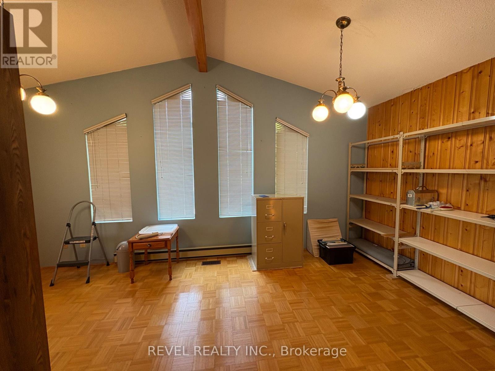 404 THIRTEENTH AVENUE - 25