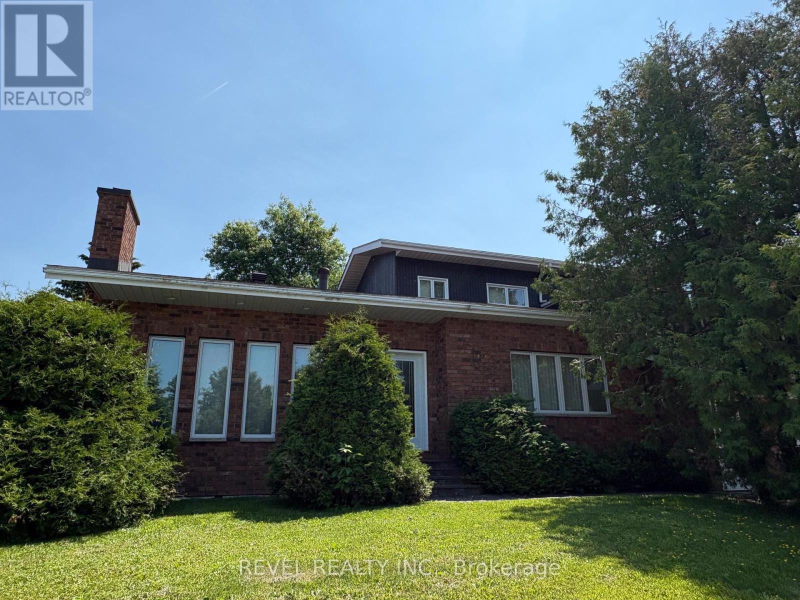 404 THIRTEENTH AVENUE - 3