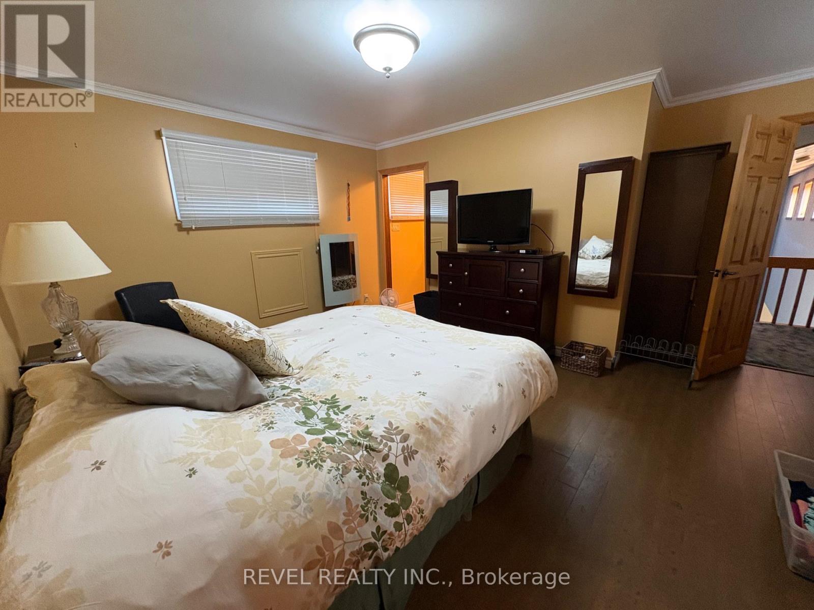 404 THIRTEENTH AVENUE - 30