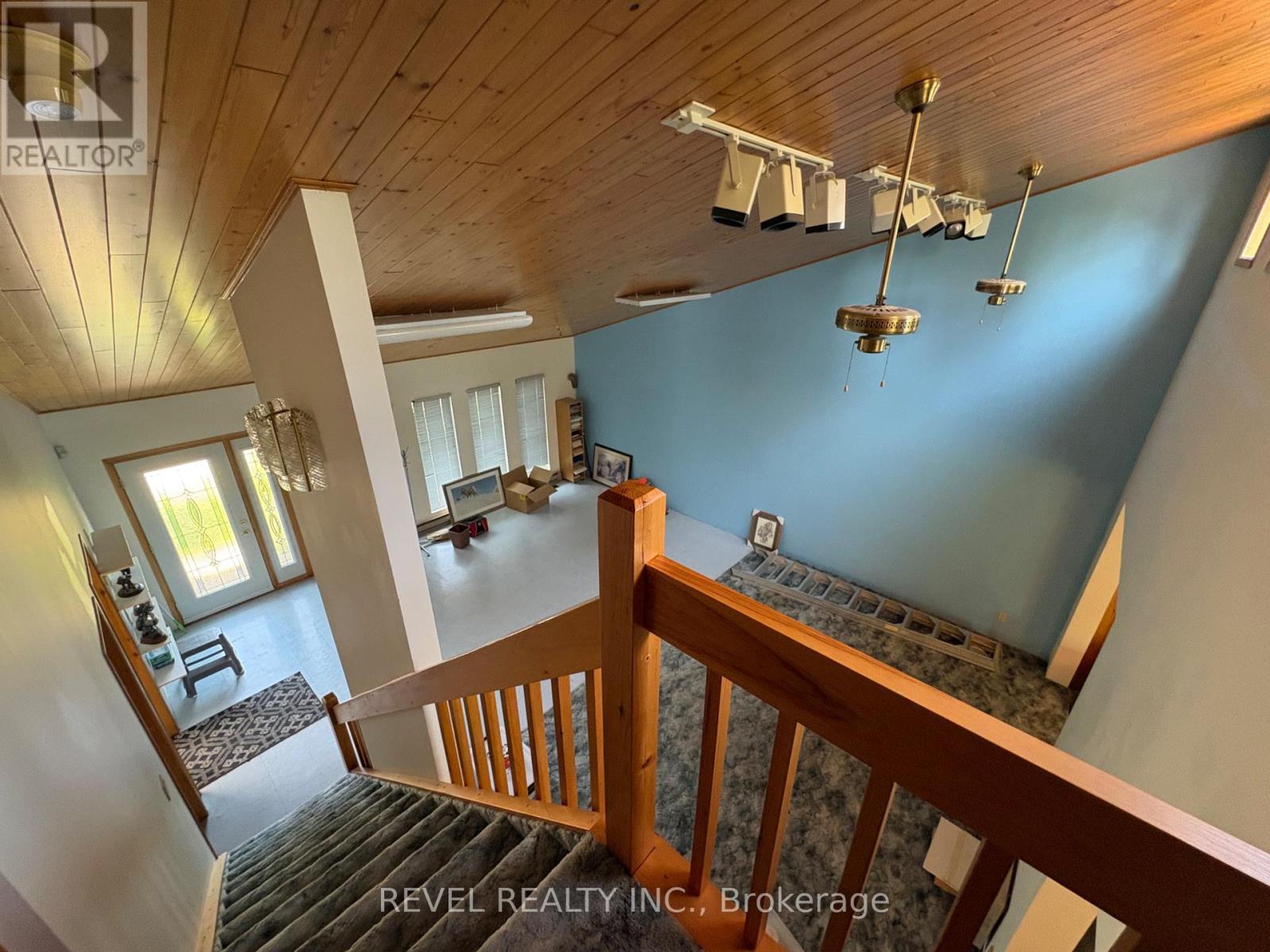 404 THIRTEENTH AVENUE - 33
