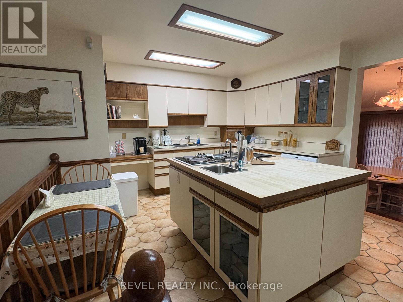 404 THIRTEENTH AVENUE - 9