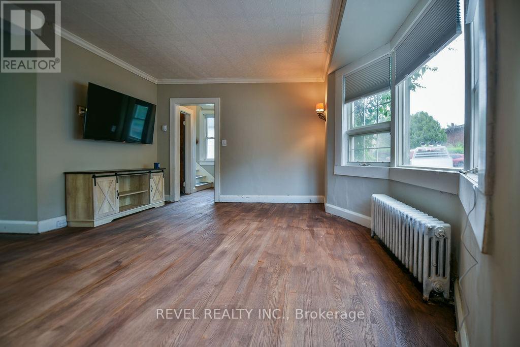 181 HEMLOCK STREET - 2