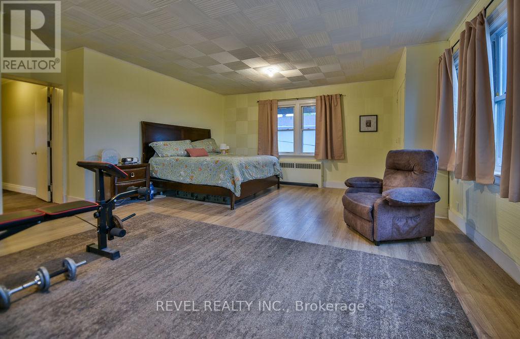 181 HEMLOCK STREET - 20