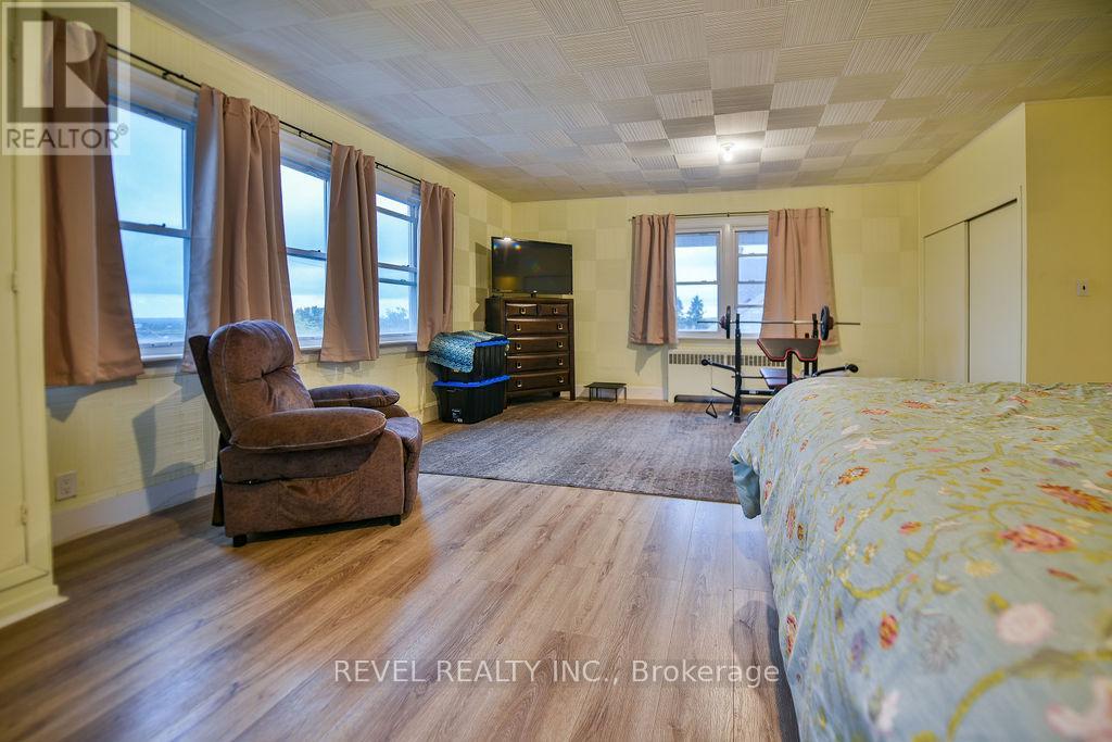 181 HEMLOCK STREET - 22