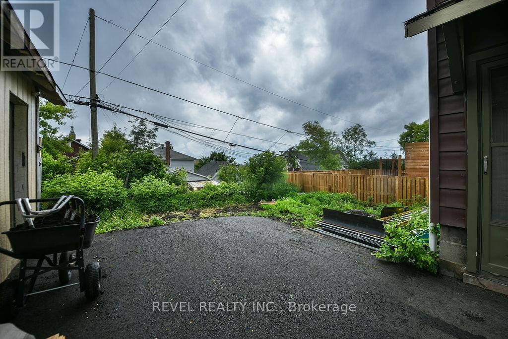 181 HEMLOCK STREET - 35