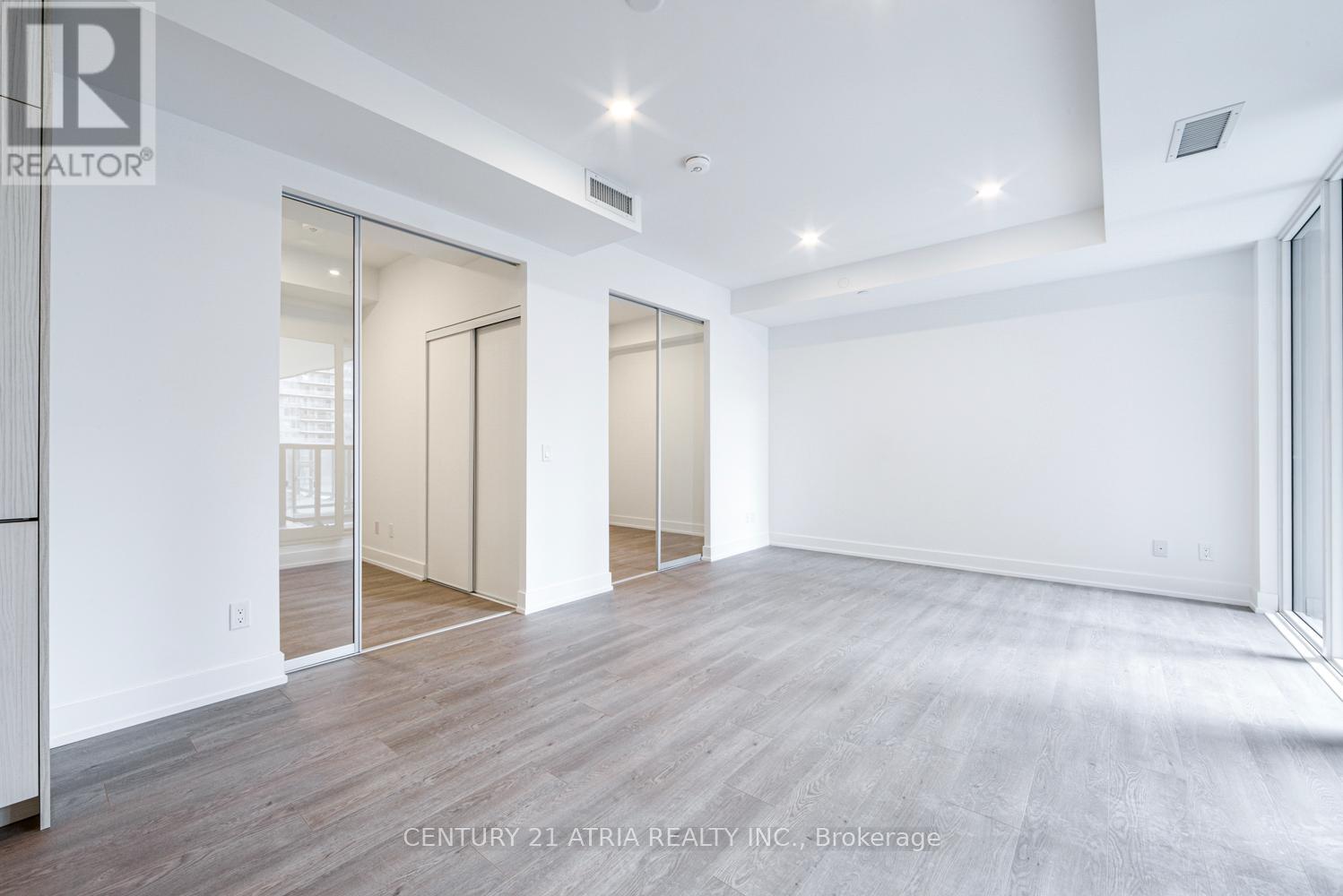 #819 308 JARVIS STREET - 6
