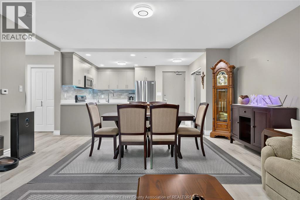 #120 1611 BANWELL ROAD - 11