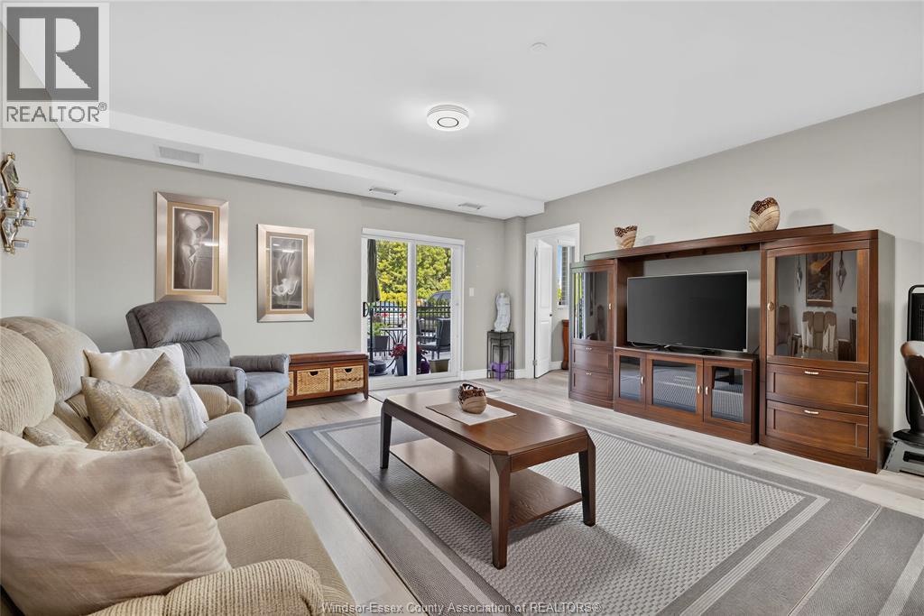 #120 1611 BANWELL ROAD - 13